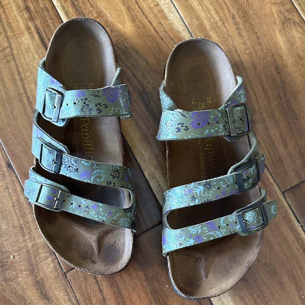 Triple strap floral sandal